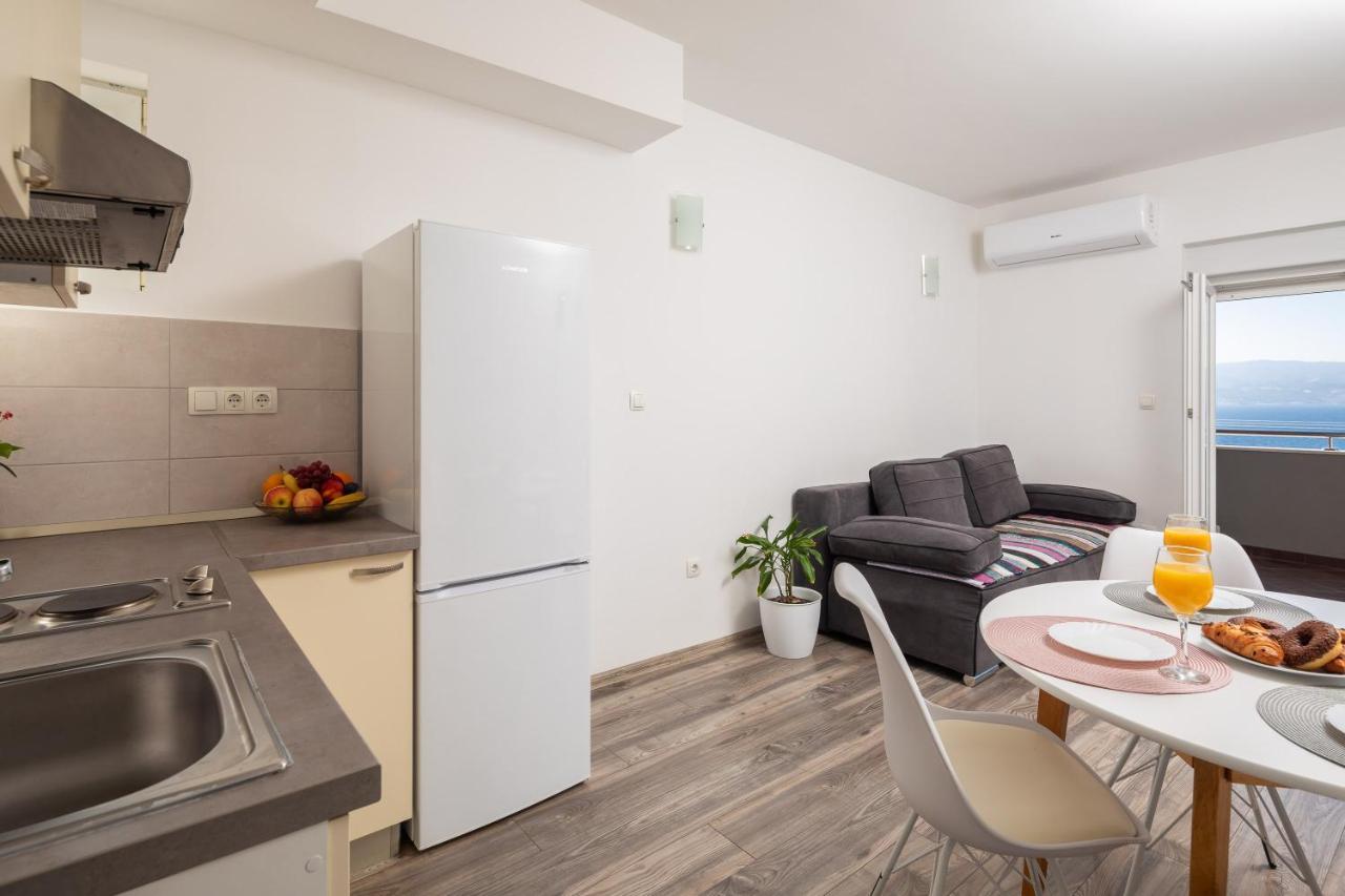אומיס Apartments Ivan מראה חיצוני תמונה