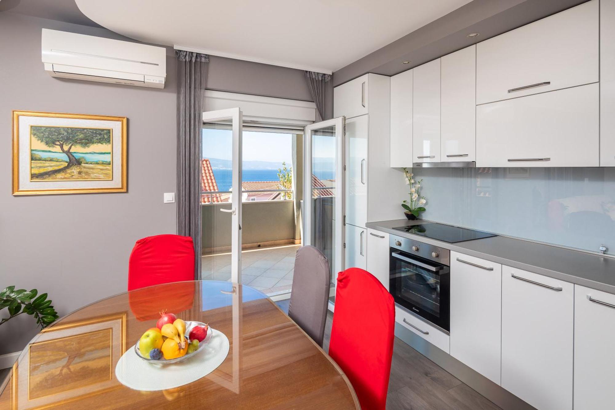 אומיס Apartments Ivan מראה חיצוני תמונה