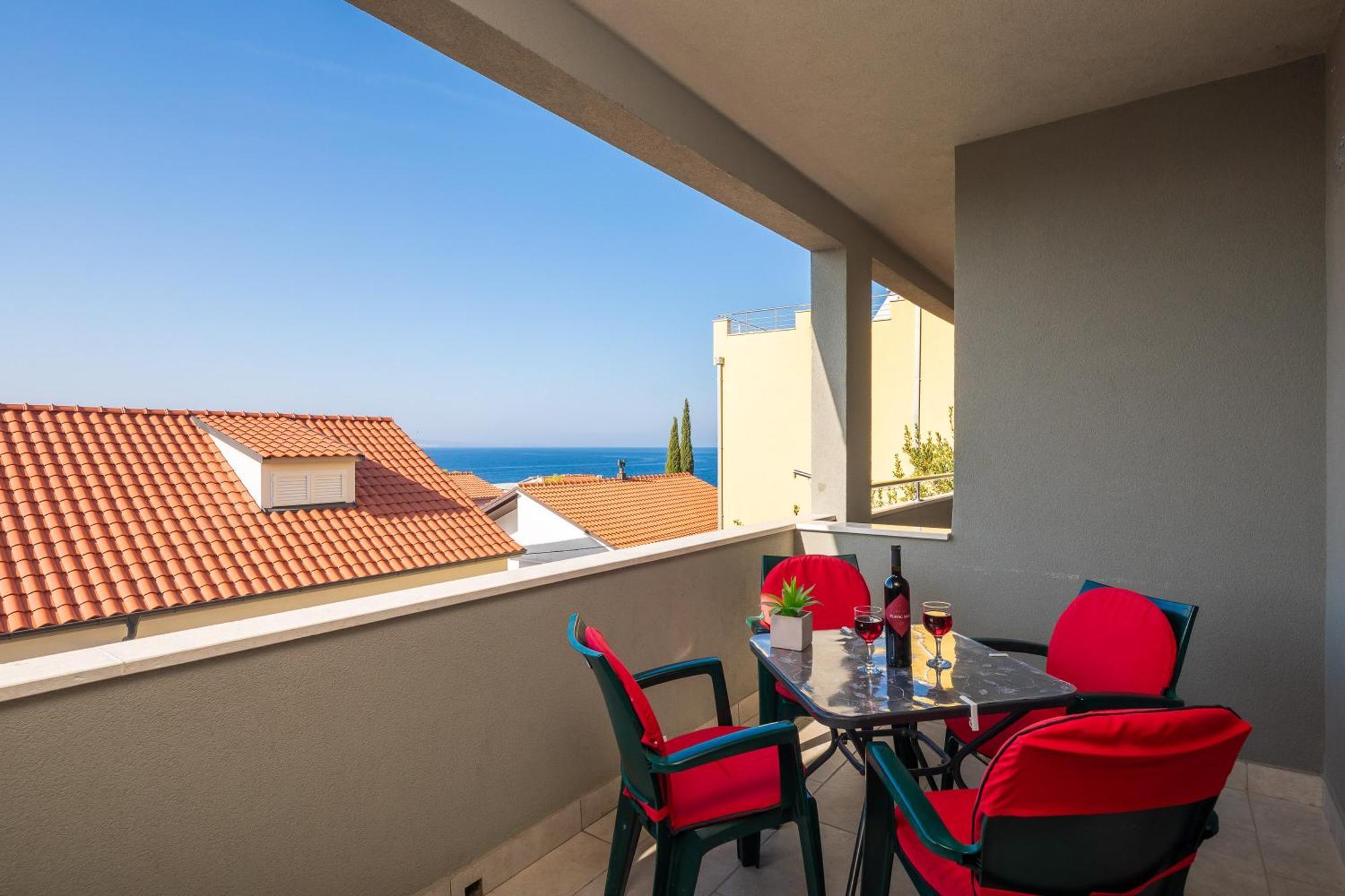אומיס Apartments Ivan מראה חיצוני תמונה