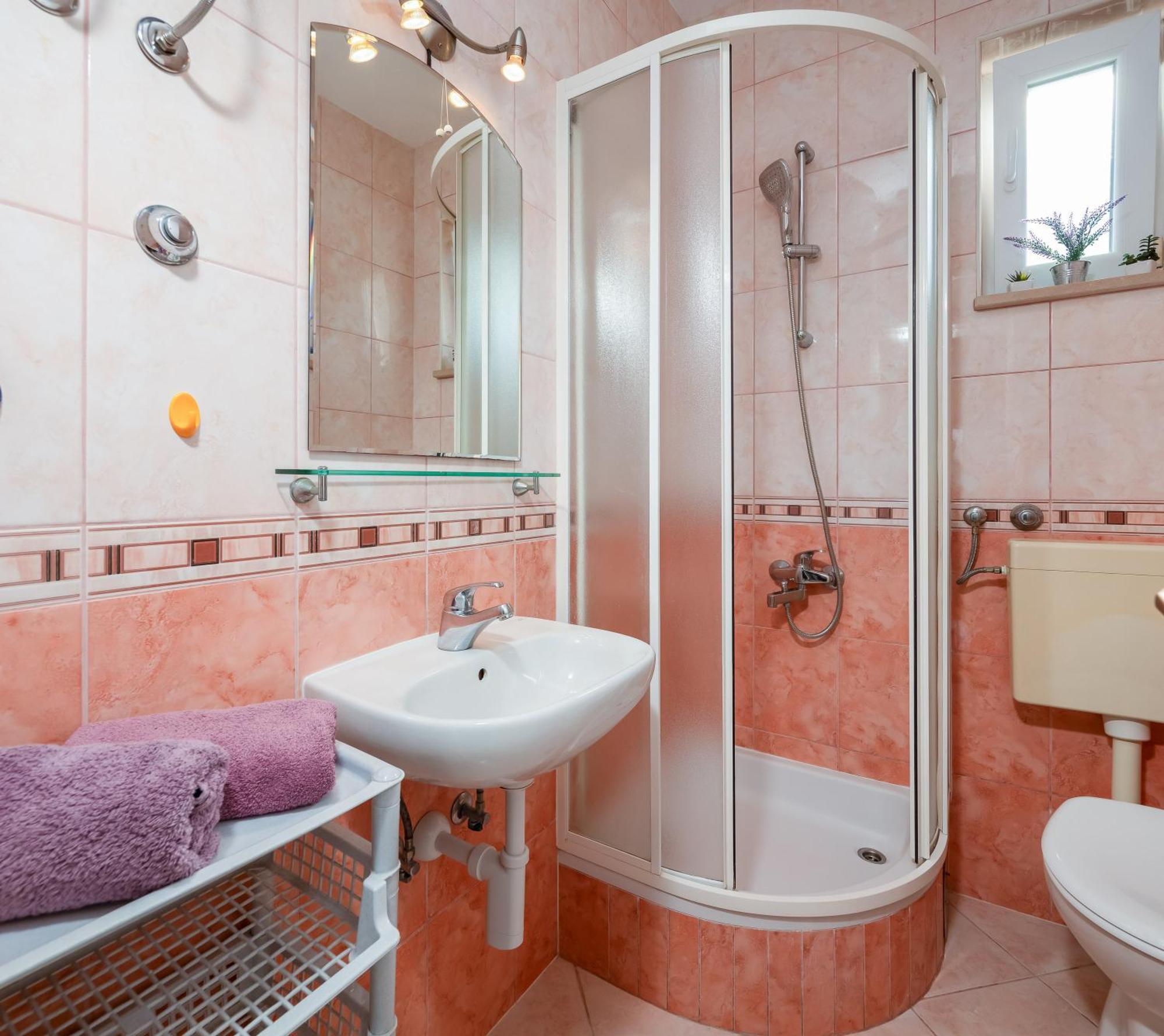 אומיס Apartments Ivan מראה חיצוני תמונה