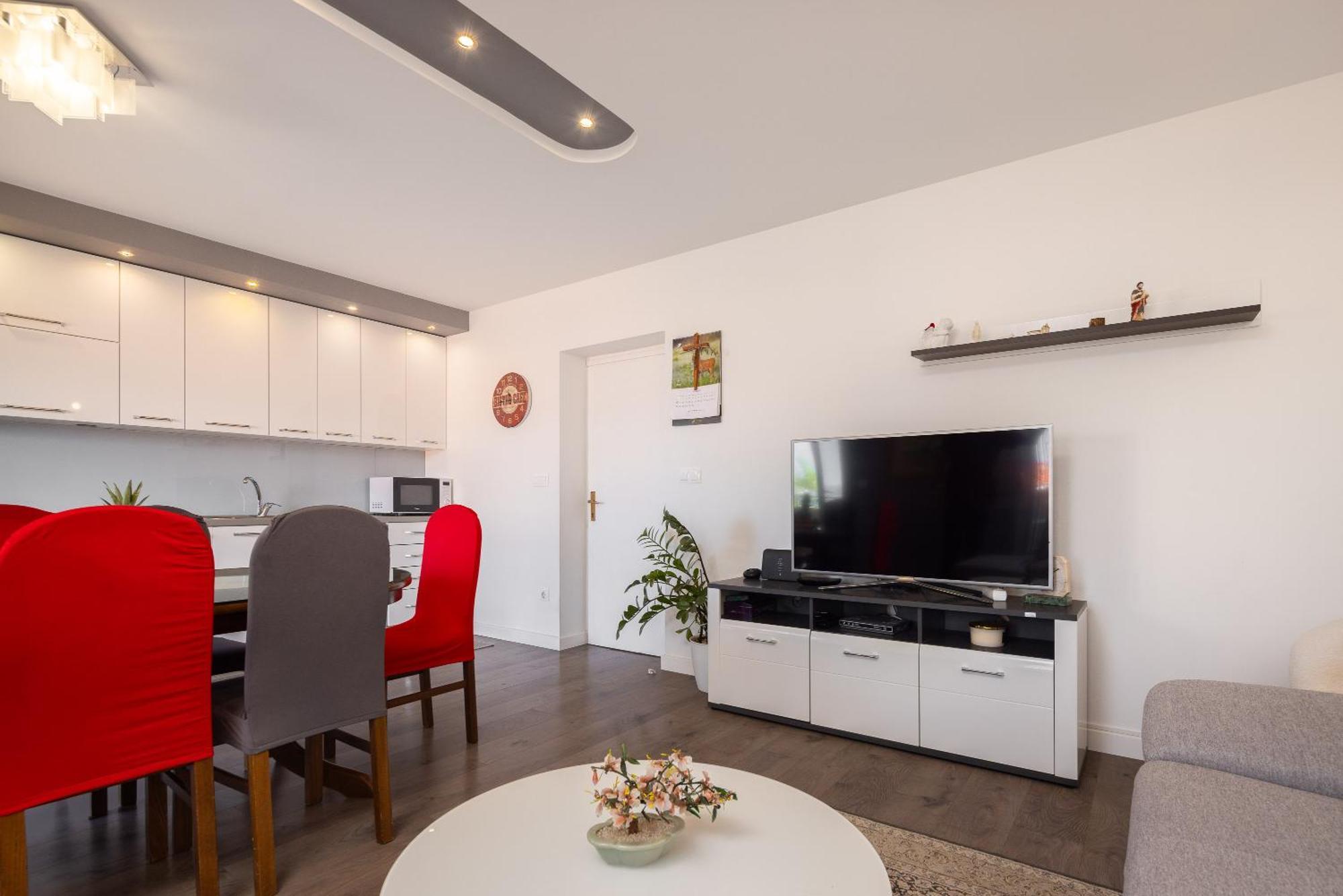 אומיס Apartments Ivan מראה חיצוני תמונה